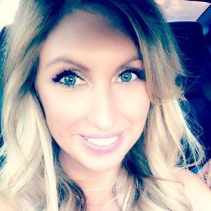 Meet your Posher, Kelli